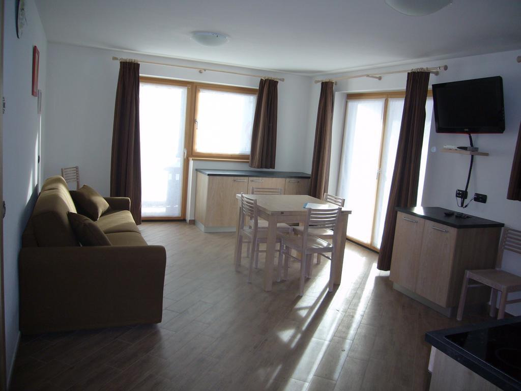 Casa Marisa Lägenhet Livigno Exteriör bild